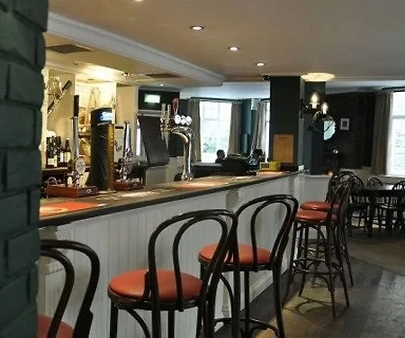 The Barley Sheaf מלון טרורו